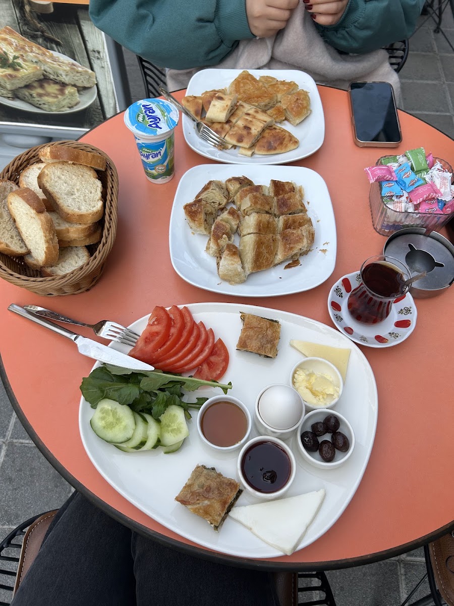 Hamurkar Börek ve Baklava Kuşadası — photo 3