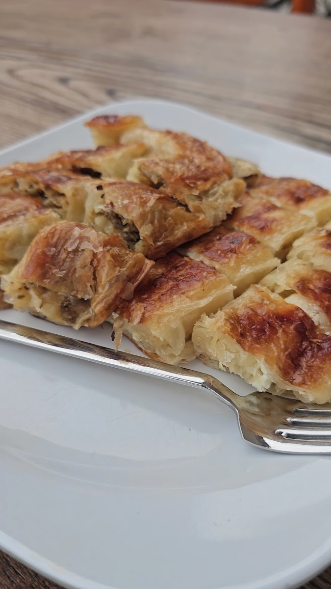Hamurkar Börek ve Baklava Kuşadası — fotoğraf 3
