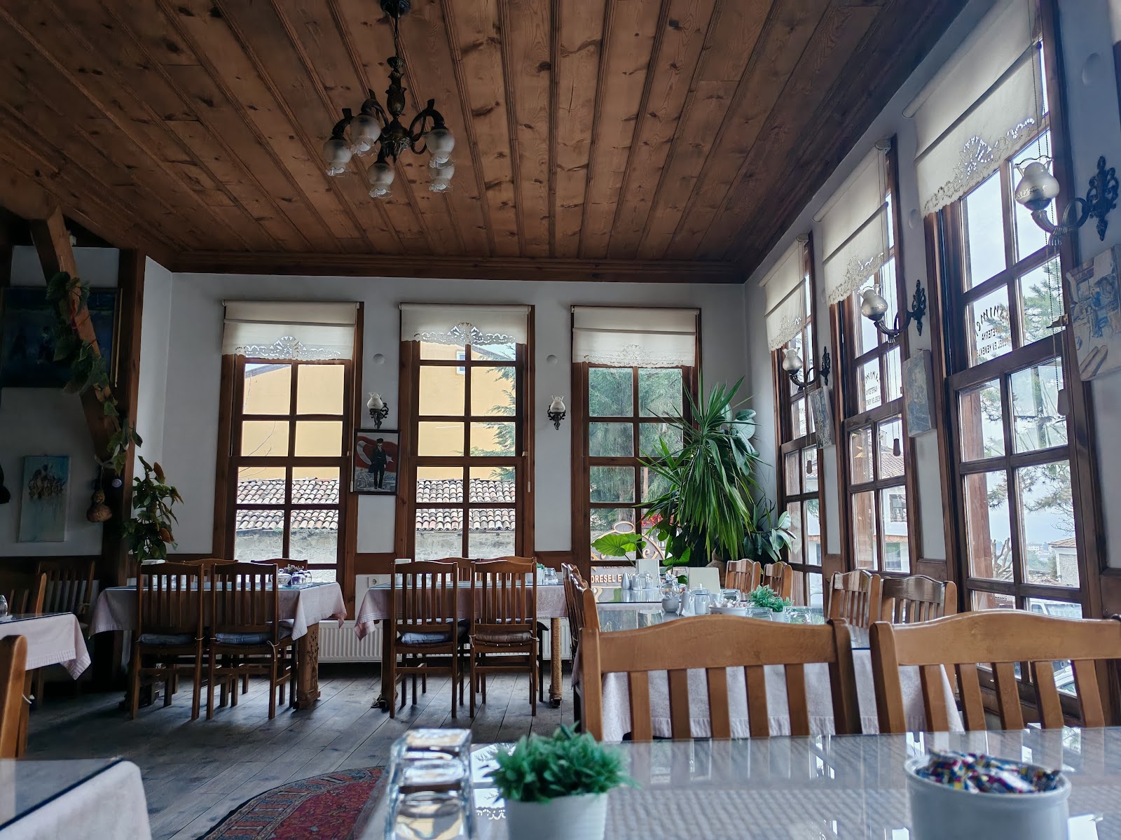 Hanımeli Kafeterya Yöresel Ev Yemekleri — fotoğraf