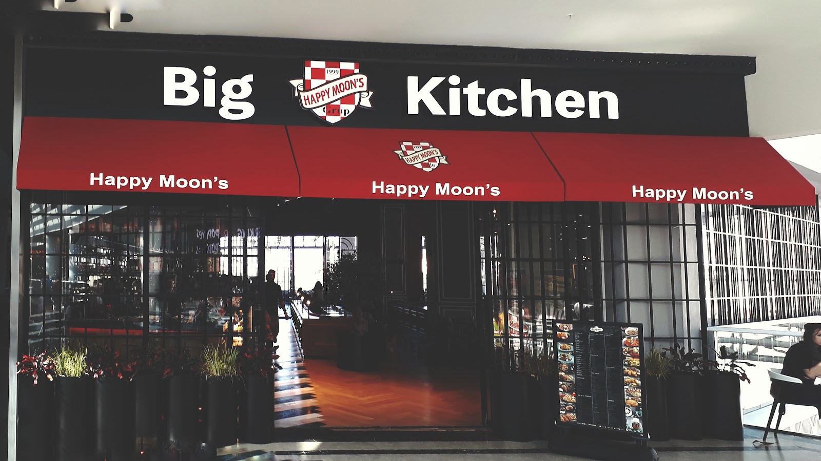 Happy Moon's Big Cafe — fotoğraf 1