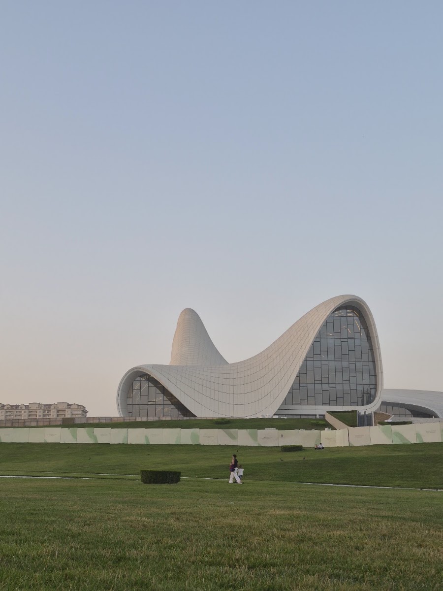 Haydar Aliyev Merkezi Parkı — photo 3