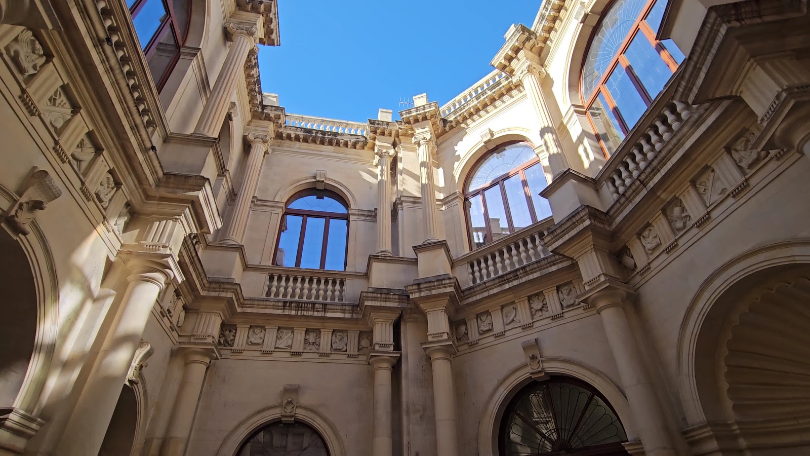 Heraklion City Hall — fotoğraf 3