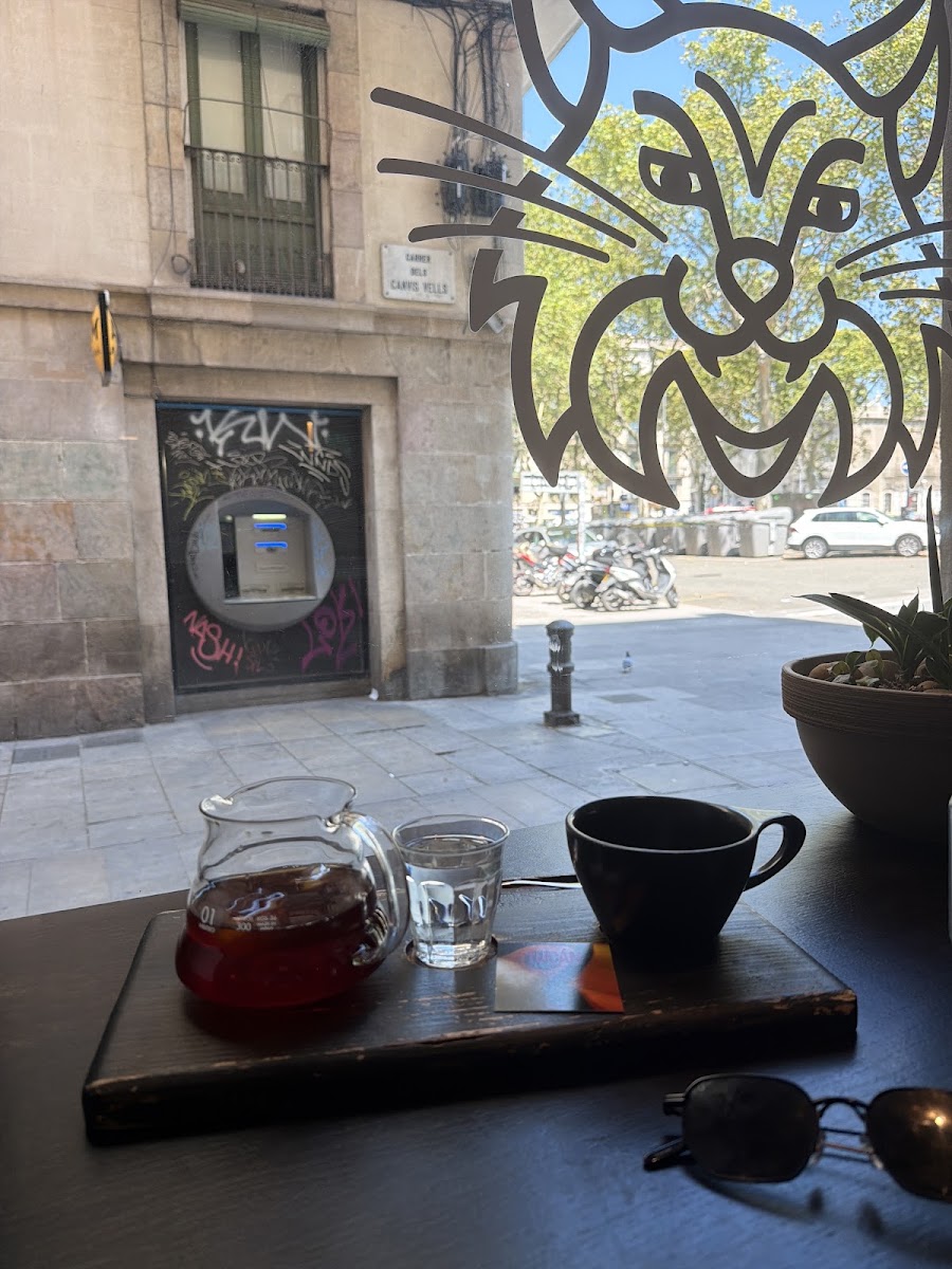 Hidden Coffee Roasters - El Born — photo 3