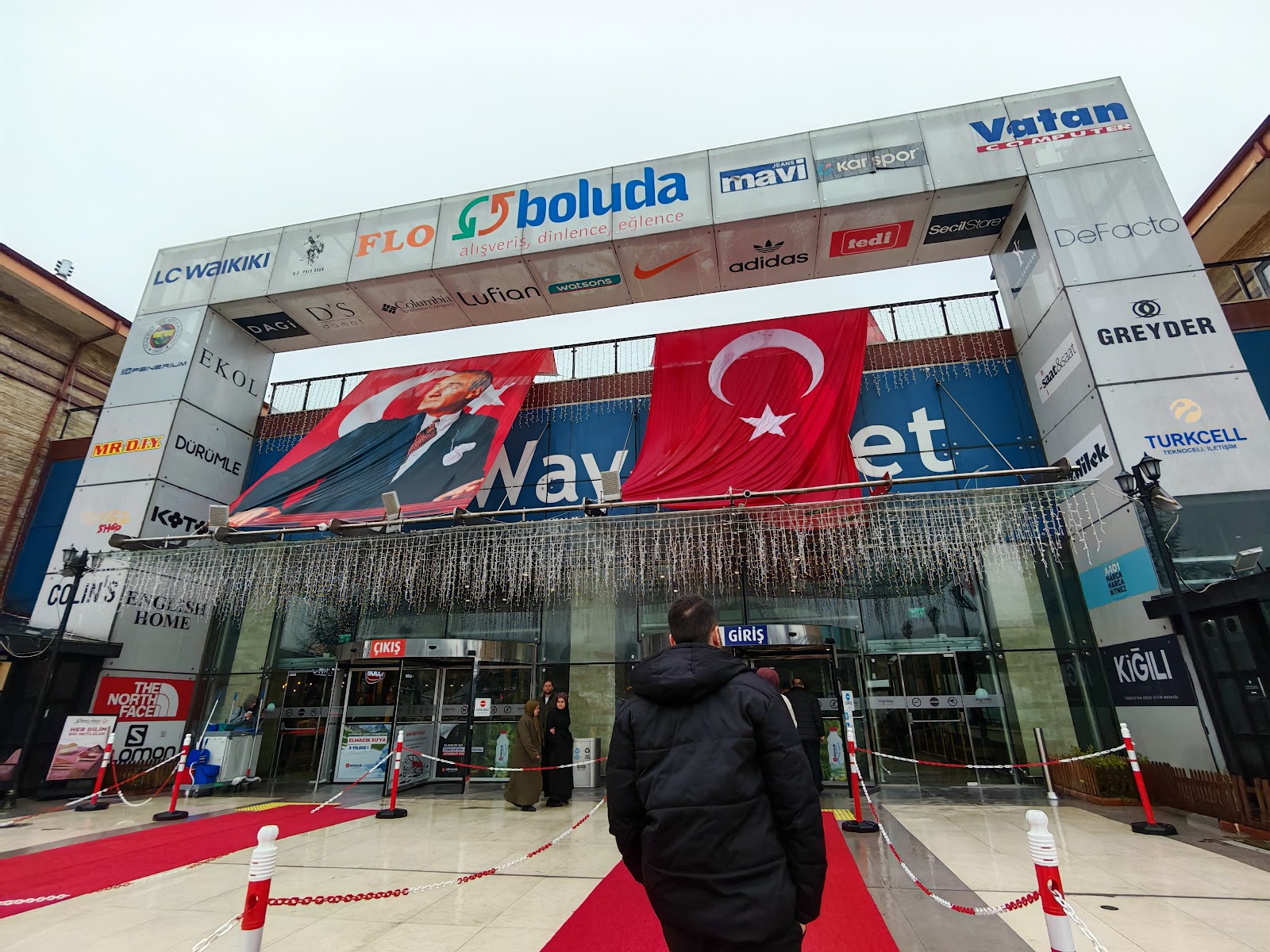 Highway Outlet Avm — photo