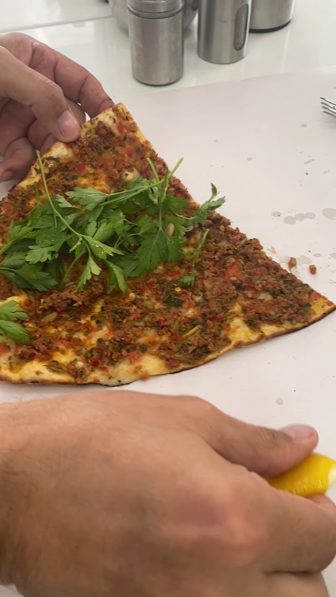 Hizmet Kardeşler Lahmacun Fırınlı Kasap — photo 3