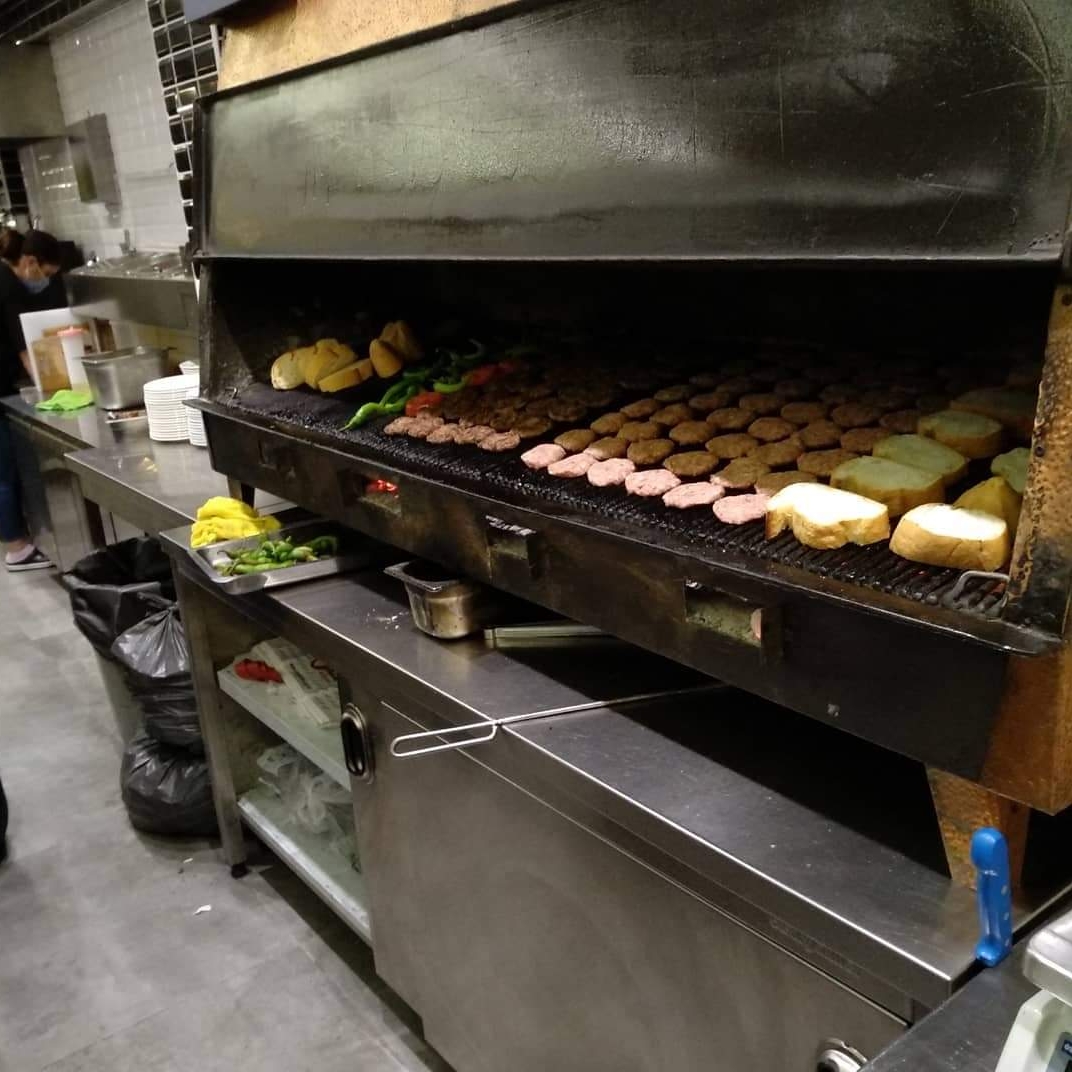 Hocanın Yeri Akçabat Köfte — fotoğraf 1