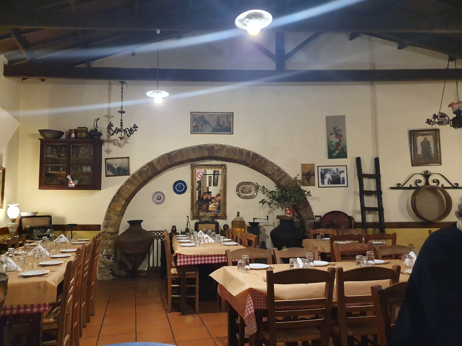 Hotzas tavern • since 1882 — fotoğraf 4