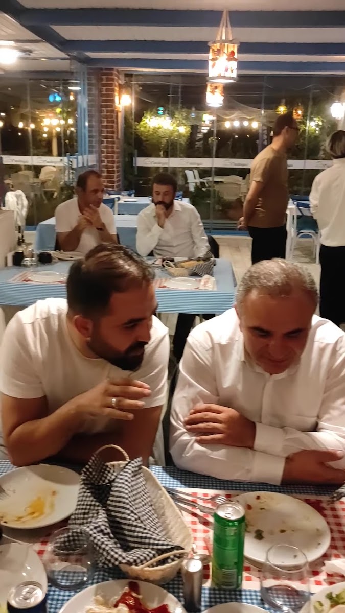 Hürriyet Mavi Beyaz Balık Restaurant — fotoğraf 5