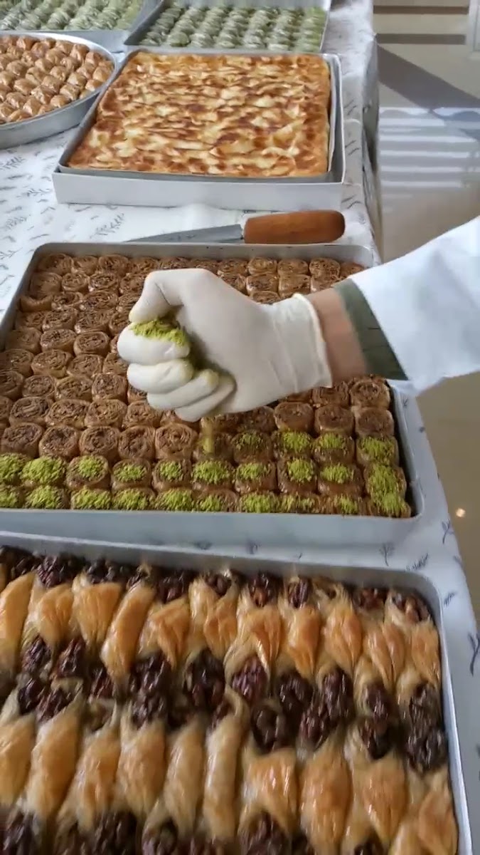 Hüseyinoğlu Baklava- Börek - Ümraniye Baklavacı — photo 3