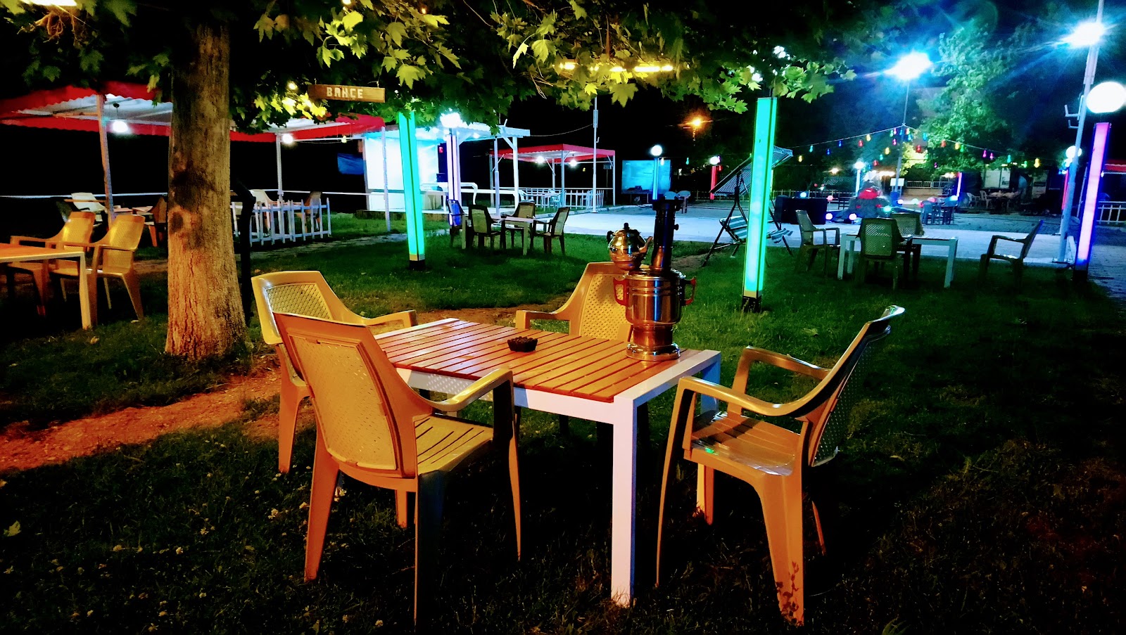Huzurlu Bahçe Aile Çay Bahçesi — fotoğraf 2