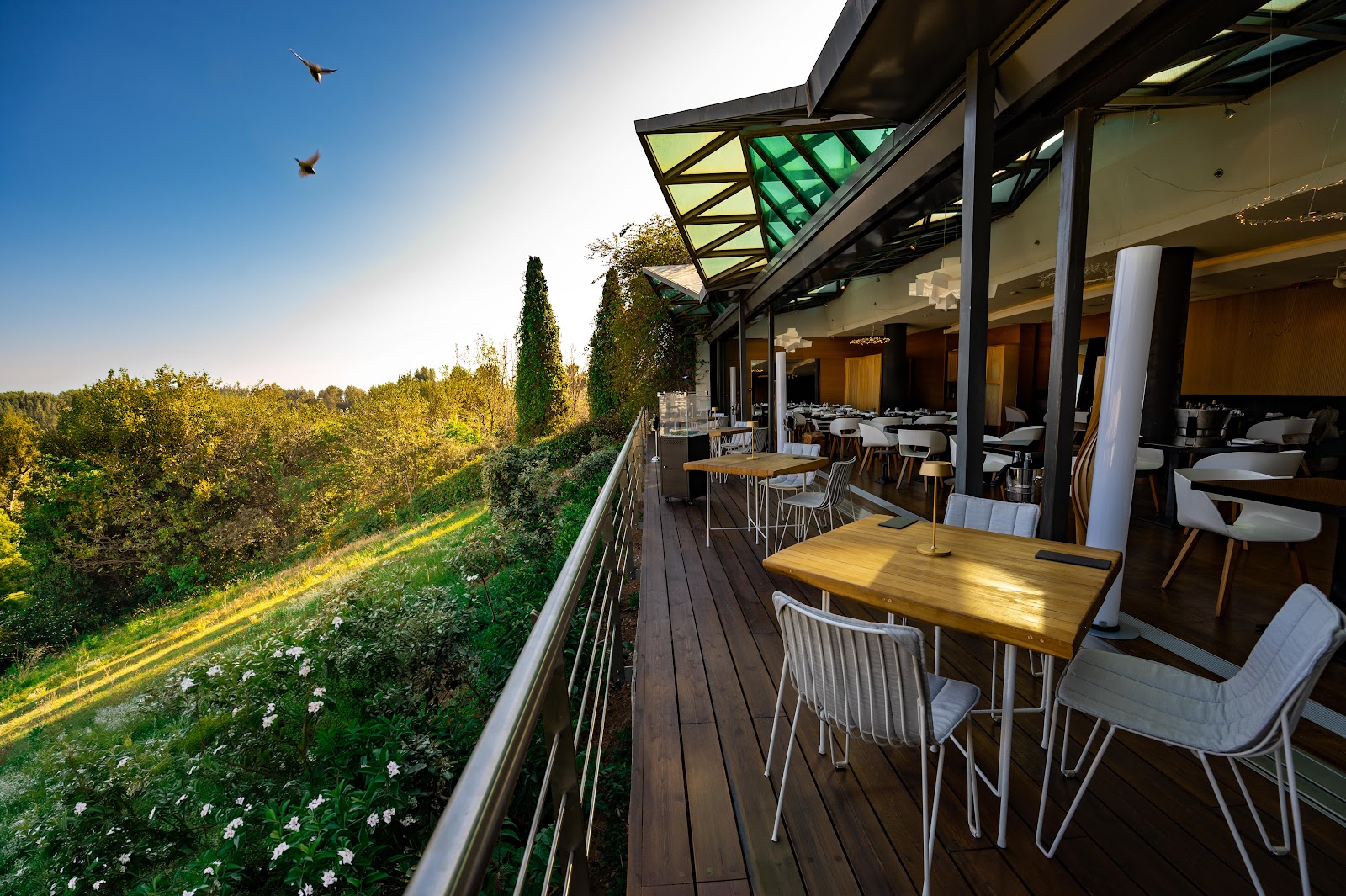 Hytra Restaurant & Bar — photo