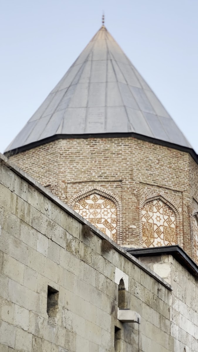 I. İzzettin Keykavus Türbesi — fotoğraf 2