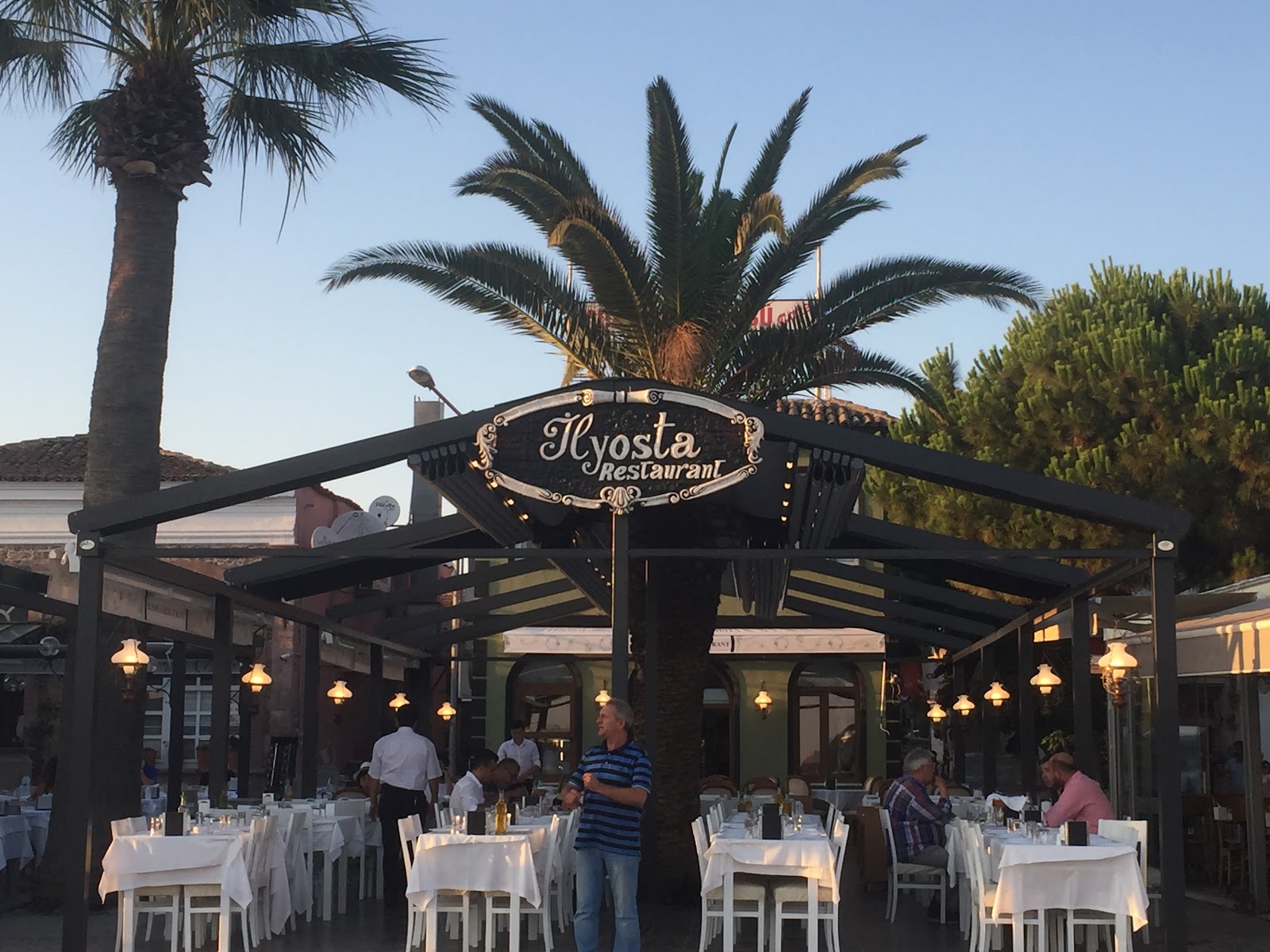 ilyosta restorant — fotoğraf
