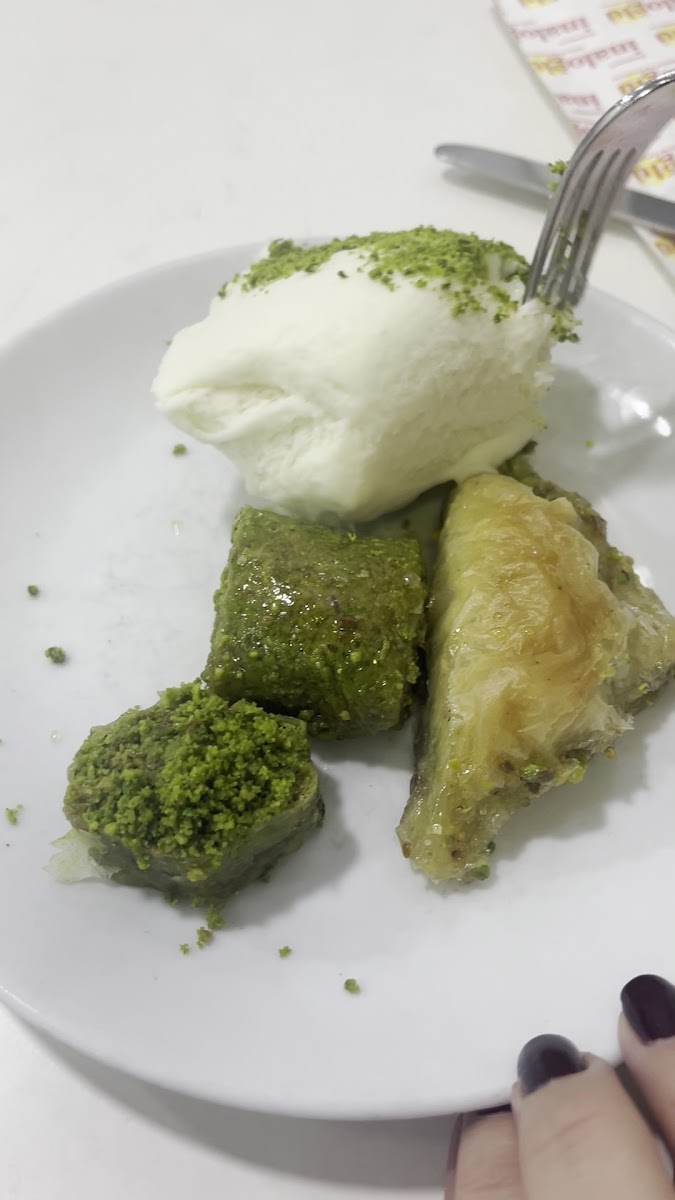 Inaloğlu Baklava & Dondurma — fotoğraf 3