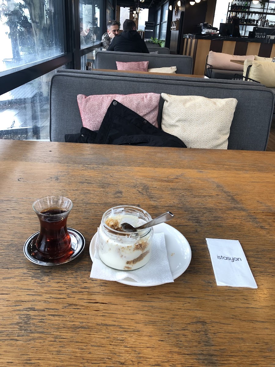 İstasyon Cafe — fotoğraf 5