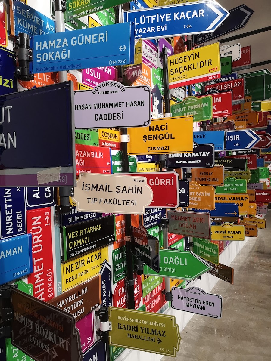 İzmir Resim Heykel Müzesi Kültürpark Sanat Galerisi — fotoğraf 4