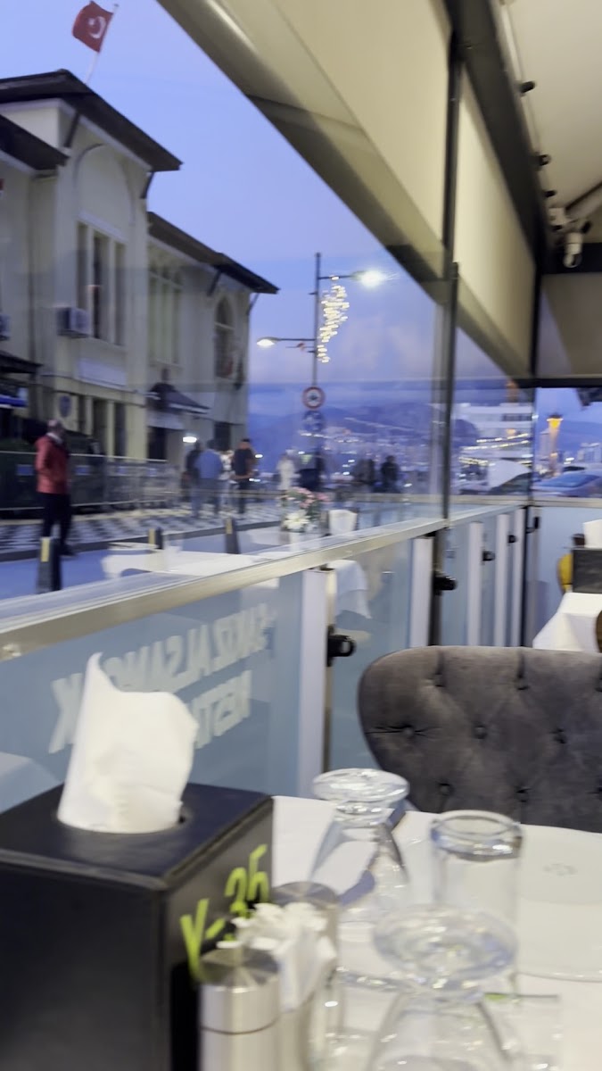 İzmir Sakız Alsancak Restaurant — fotoğraf 3