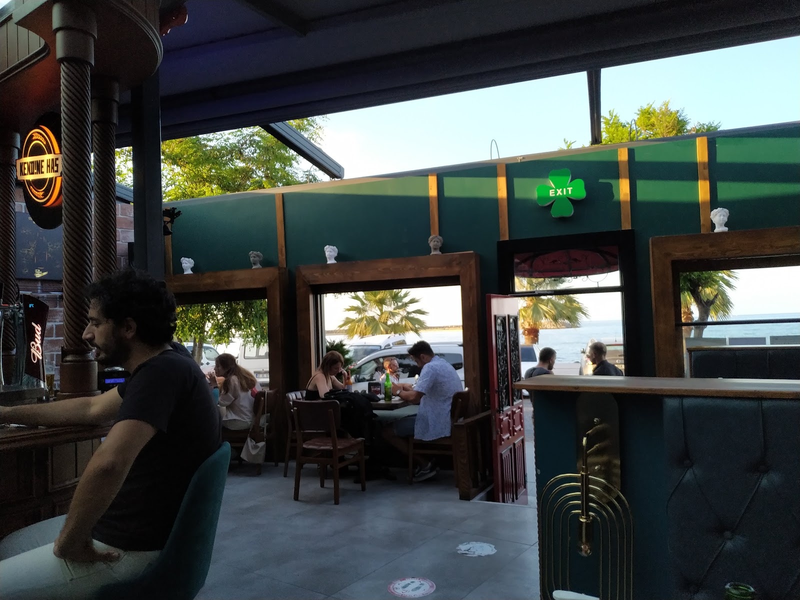 Jimmy James Bar - Fine Beer & Barbeque — photo