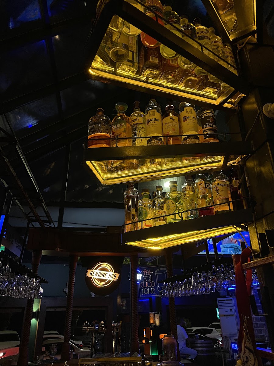 Jimmy James Bar - Fine Beer & Barbeque — photo 2
