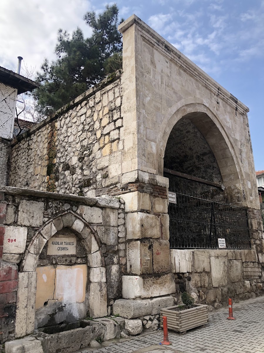 Kadılar Türbesi — fotoğraf 1