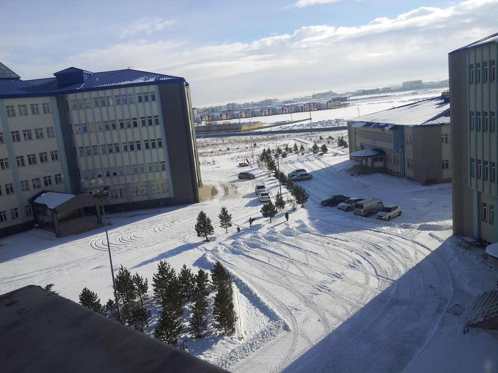 Kafkas Üniversitesi — fotoğraf 2