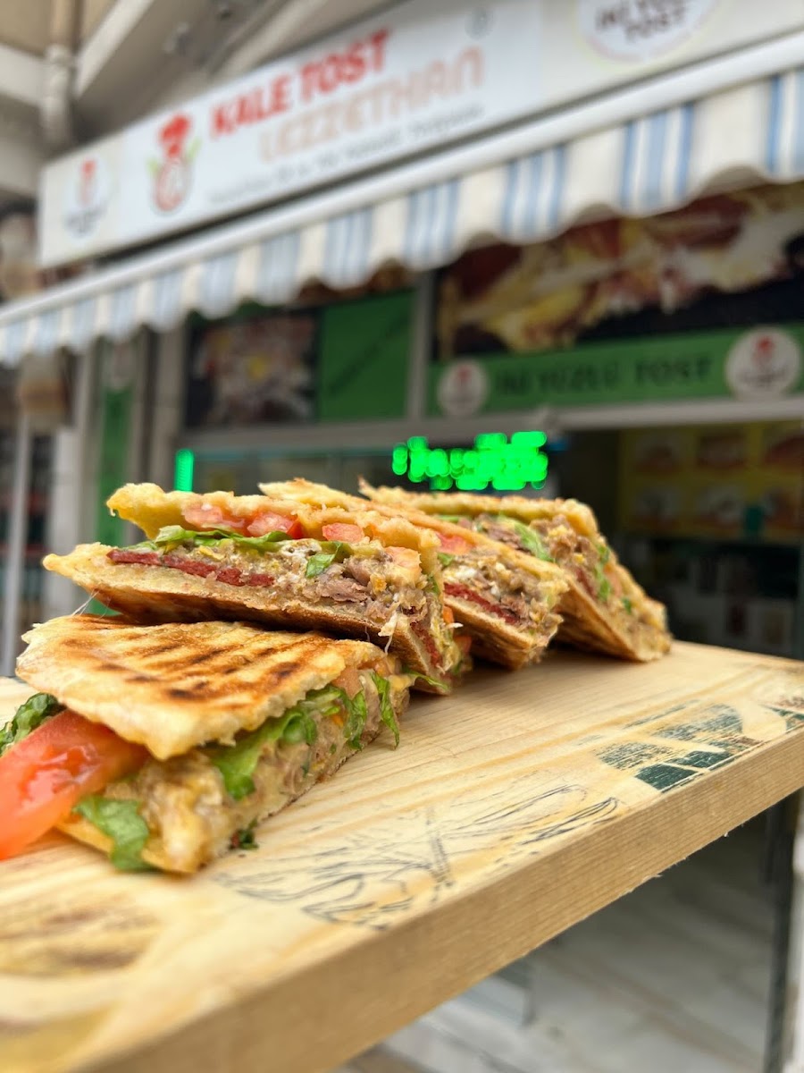 KALE TOST LEZZETHAN İKİYÜZLÜ TOST — fotoğraf 5