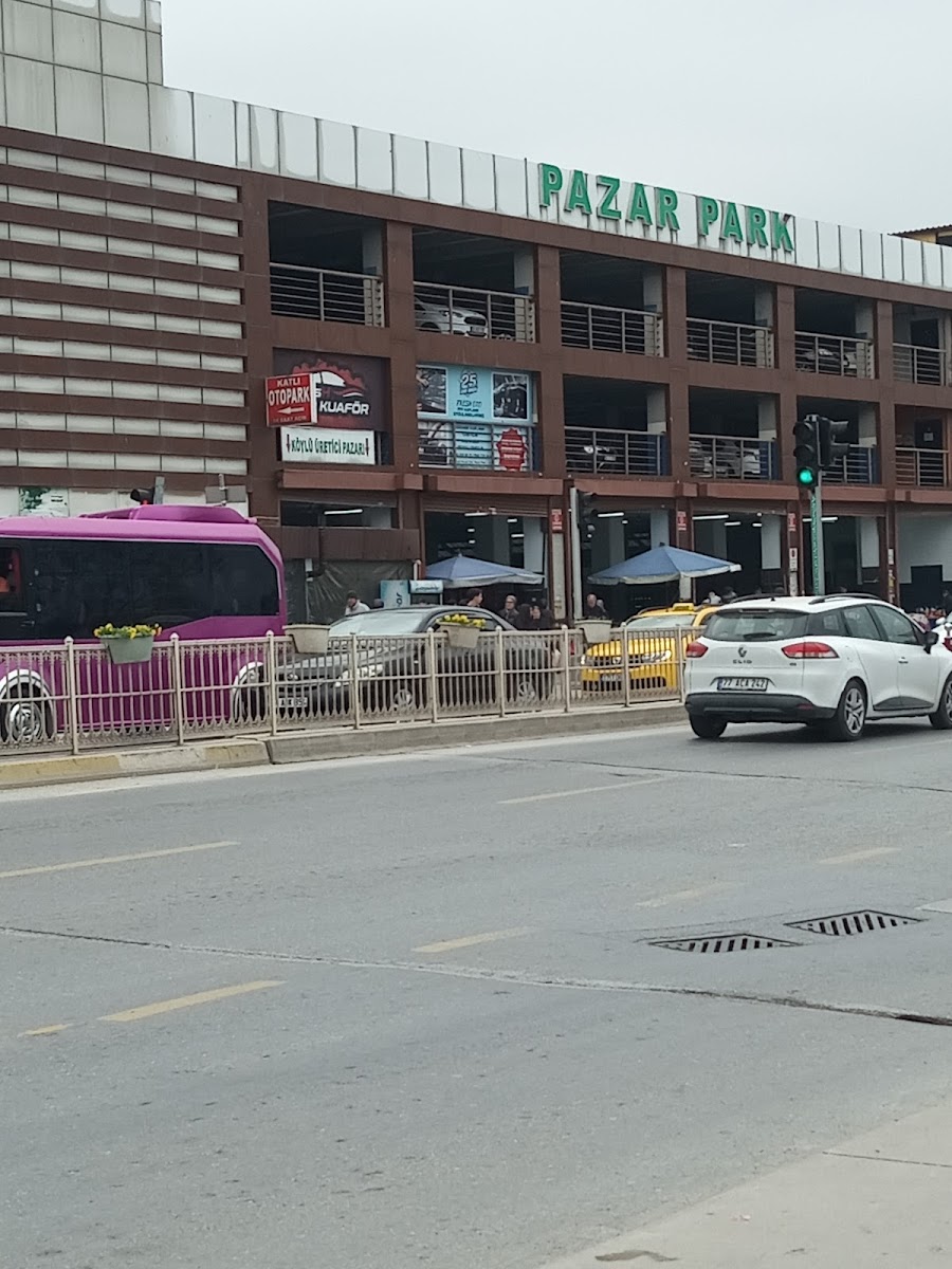 Kapalı Pazaryeri & Dükkanları — fotoğraf 2