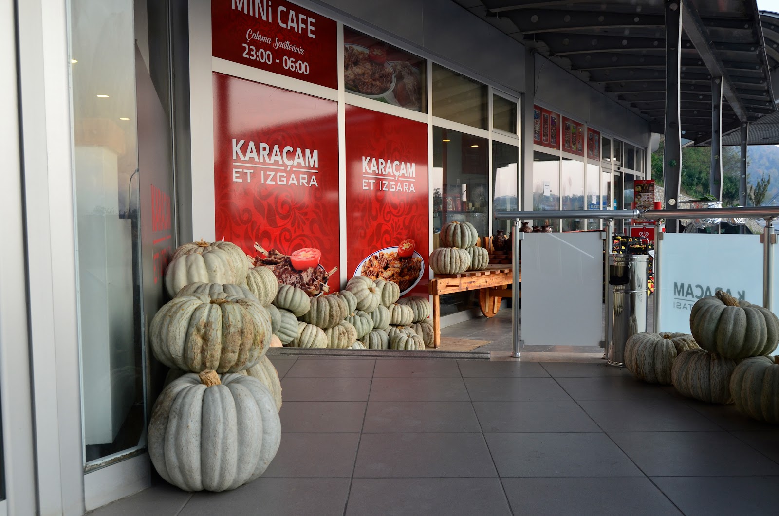 Karaçam Et Lokantası — fotoğraf