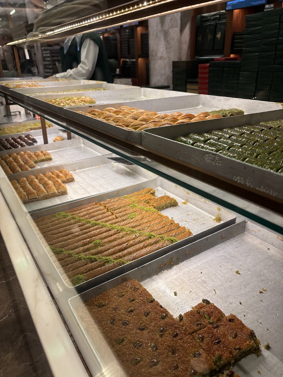 Karaköy Güllüoğlu - Nadir Güllü — fotoğraf 3