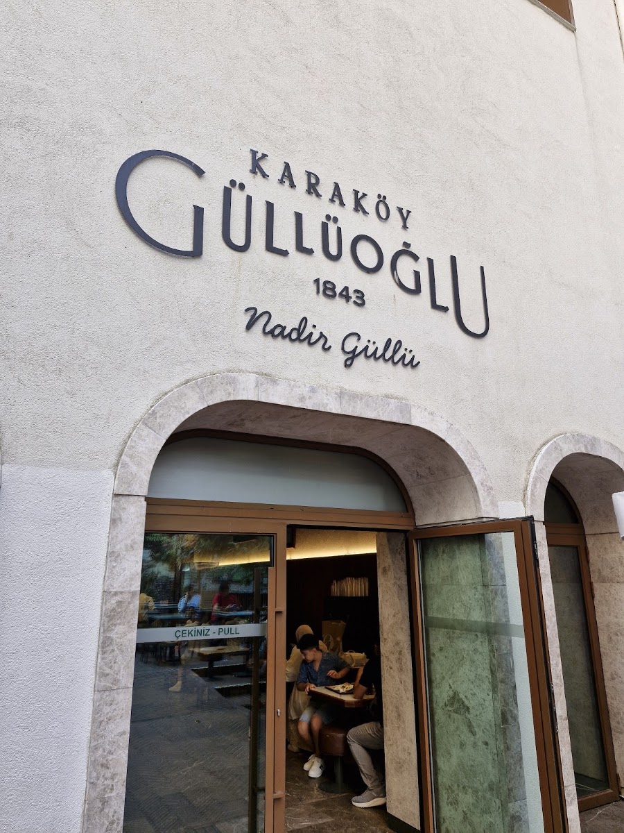 Karaköy Güllüoğlu Yönetim Binası — photo