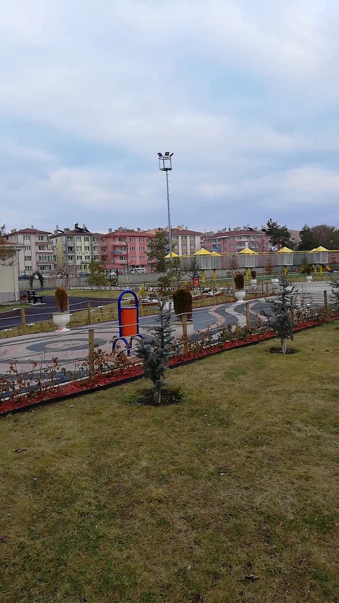Karayolları Parkı ve Kapalı Çocuk Oyun Alanı — fotoğraf 2