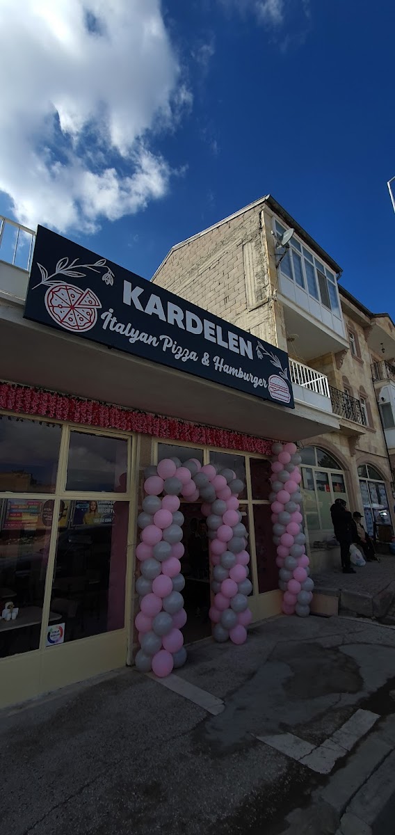 Kardelen İtalyan Pizza Ve Hamburger — fotoğraf