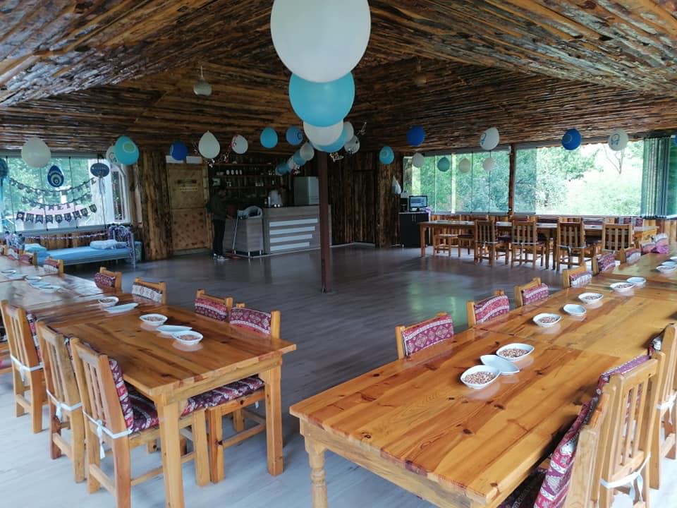 Karlıdere Restoran / Otel — fotoğraf