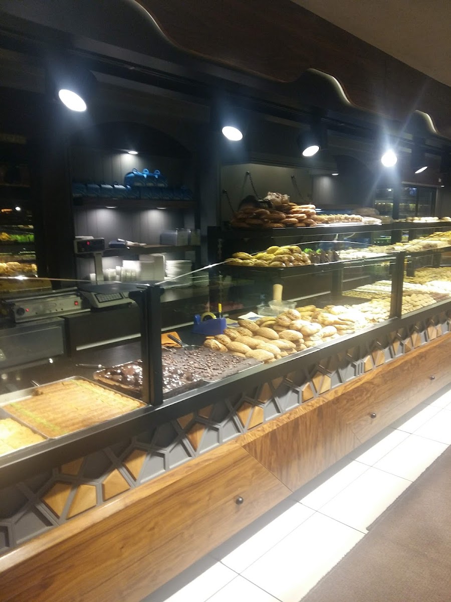 Katre Unlu Mamülleri Burdur Unlu Mamüller, Pastane, Pasta, Kahvaltı, Simit, Poğaça, Baklava, Yaş Pasta — fotoğraf 4