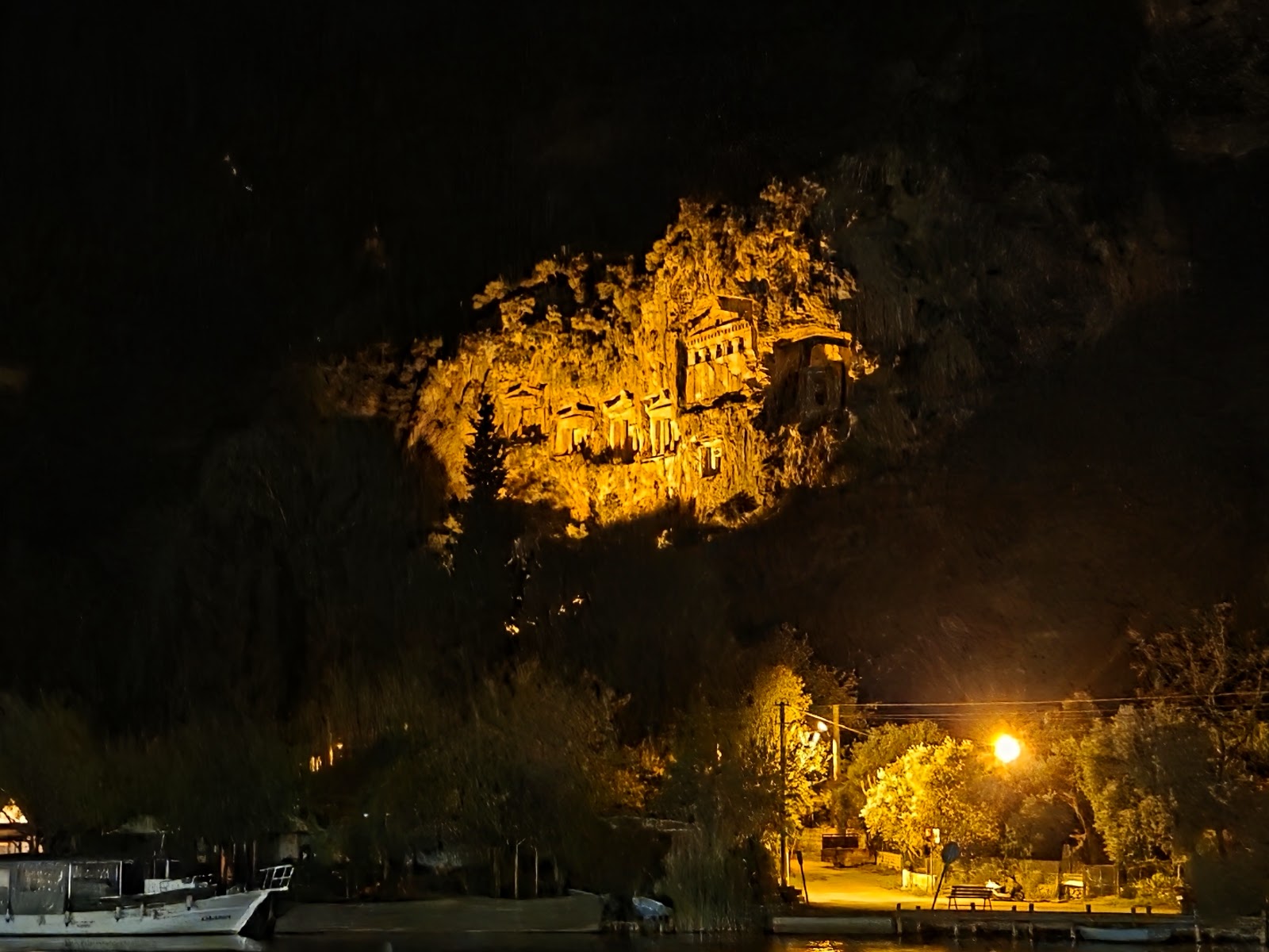 Kaunos Kral Mezarları — fotoğraf 2