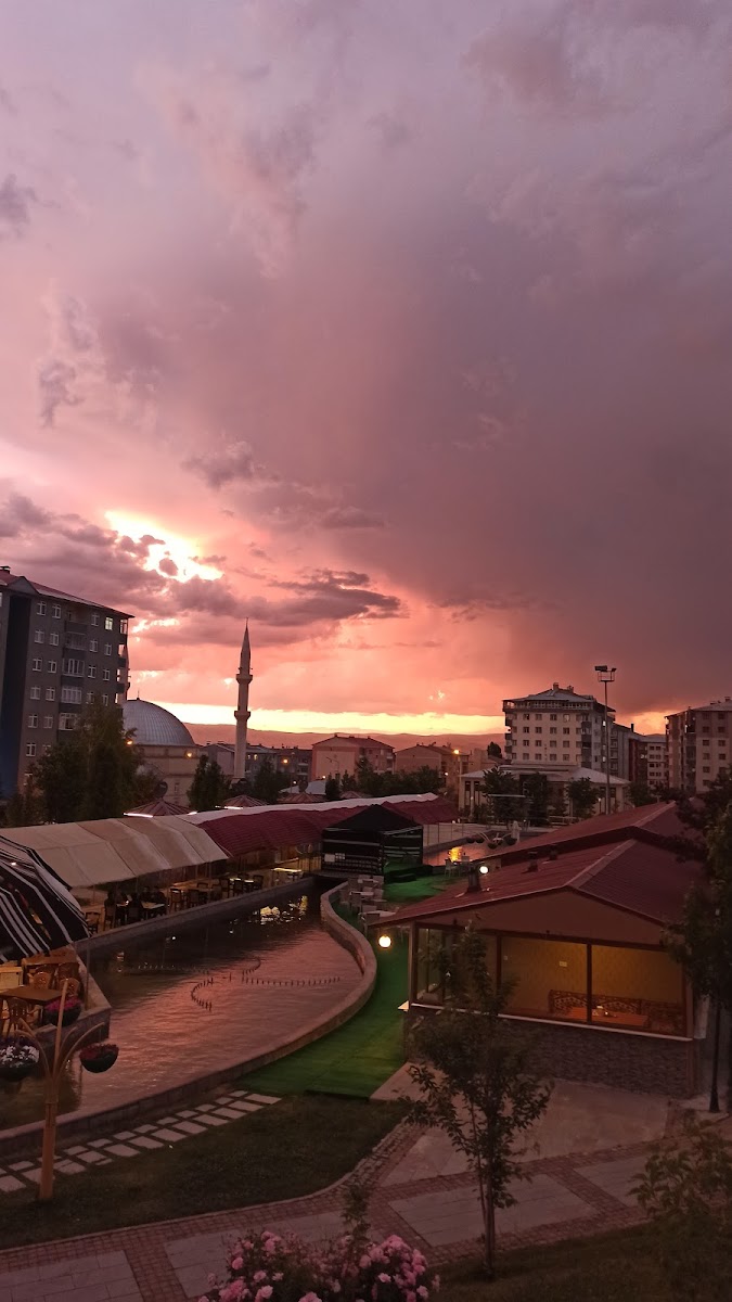 Kayakyolu Şehitler Parkı — fotoğraf 2