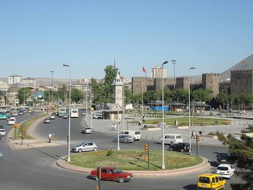 Kayseri Cumhuriyet Meydanı — fotoğraf