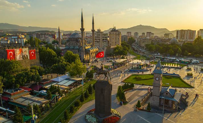 Kayseri Cumhuriyet Meydanı — fotoğraf 4