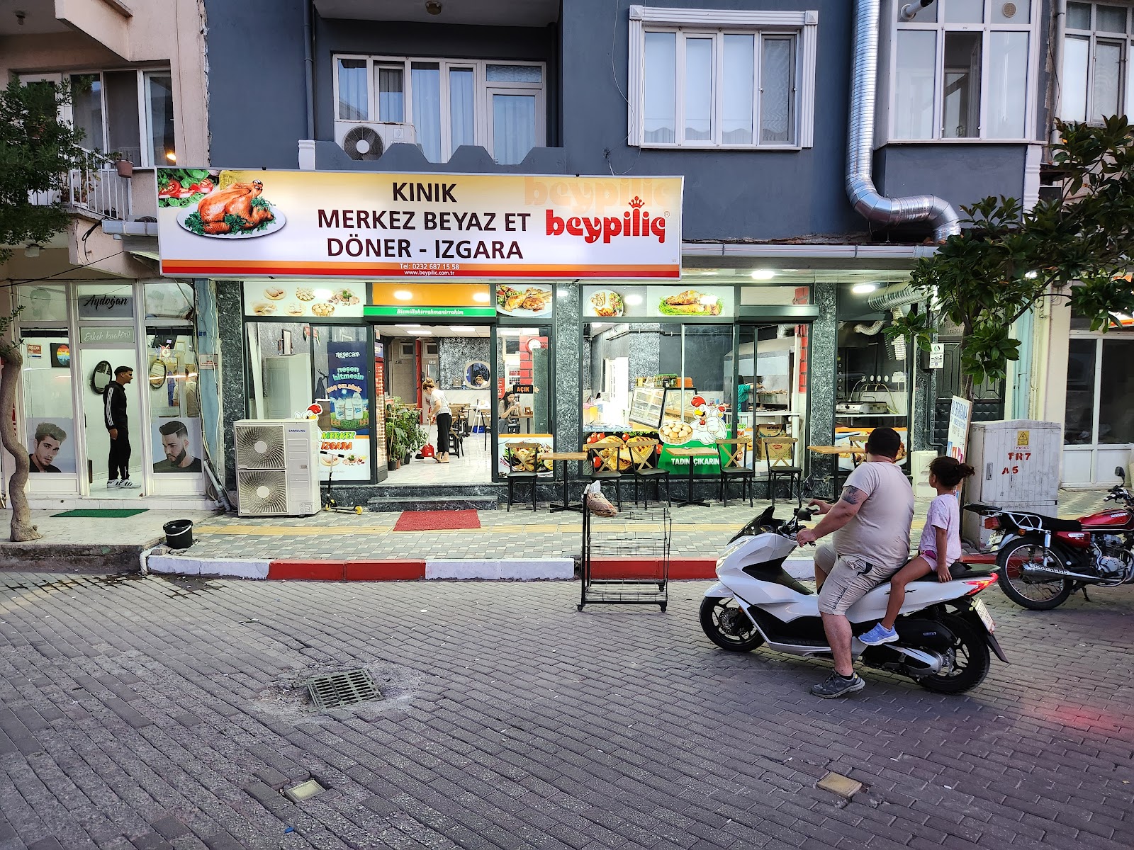 KINIK MERKEZ BEYAZ ET — photo