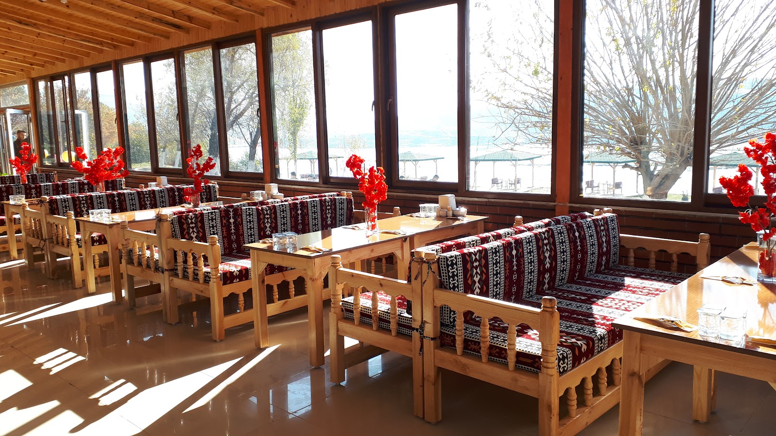 Kıyı Restaurant Adil Ustanın Yeri — fotoğraf