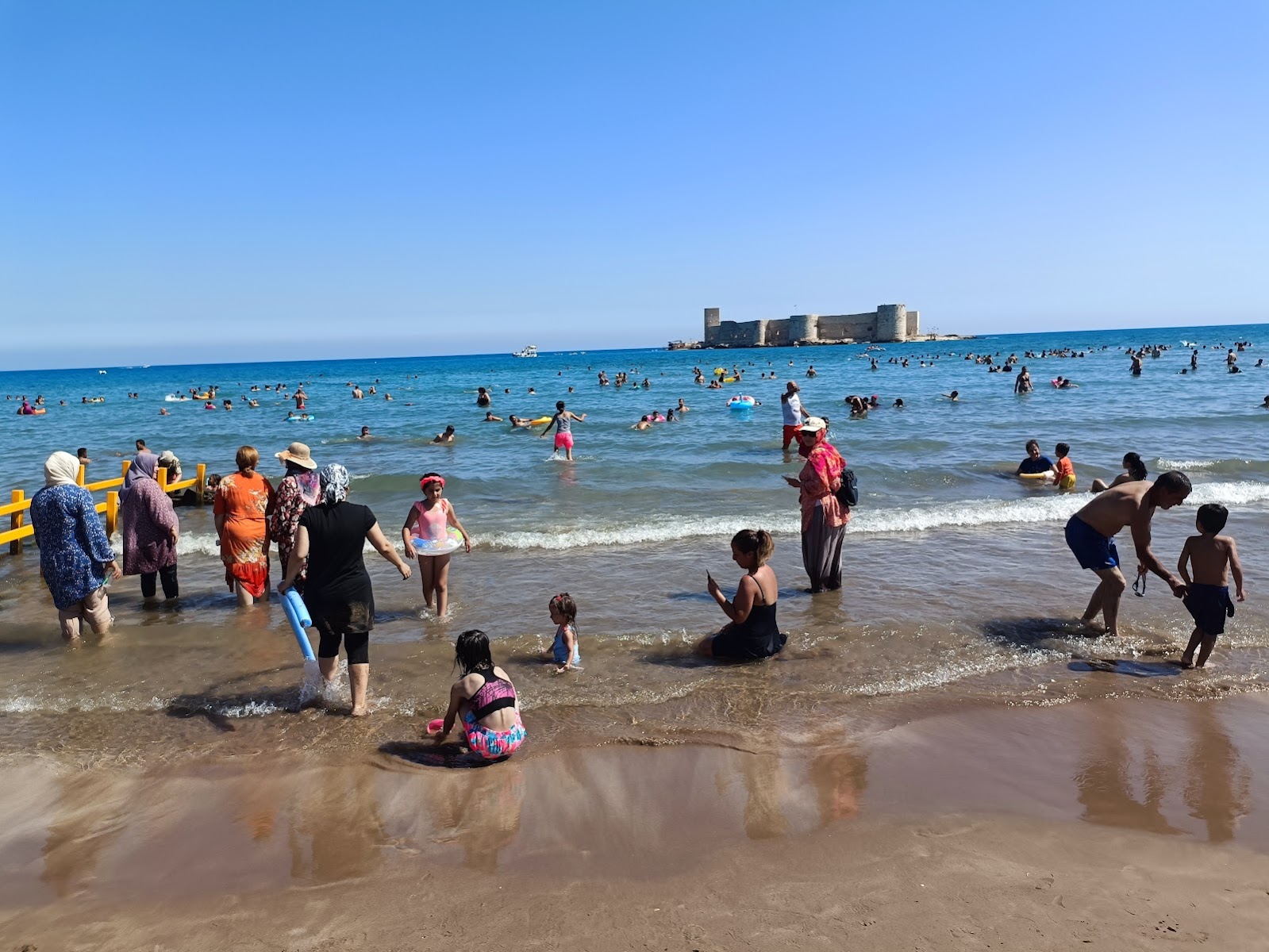 Kızkalesi Halk Plajı — fotoğraf 1
