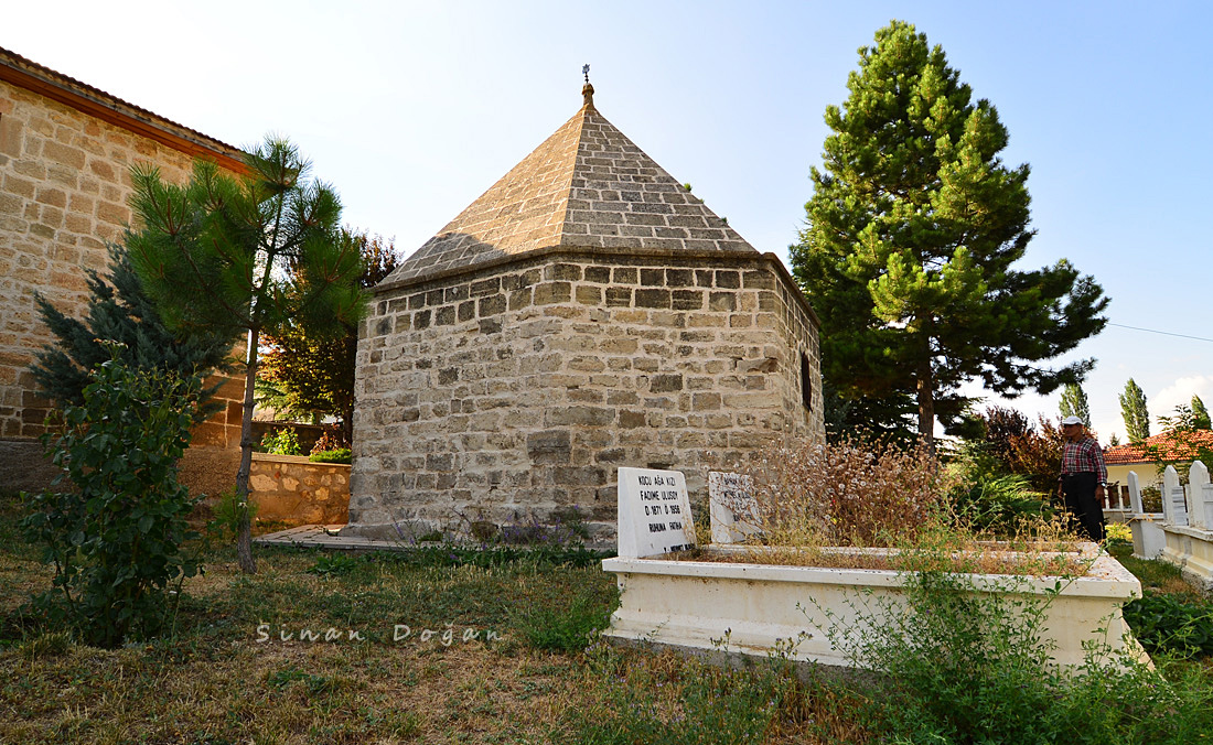 Koçubaba Camii ve Türbesi — fotoğraf
