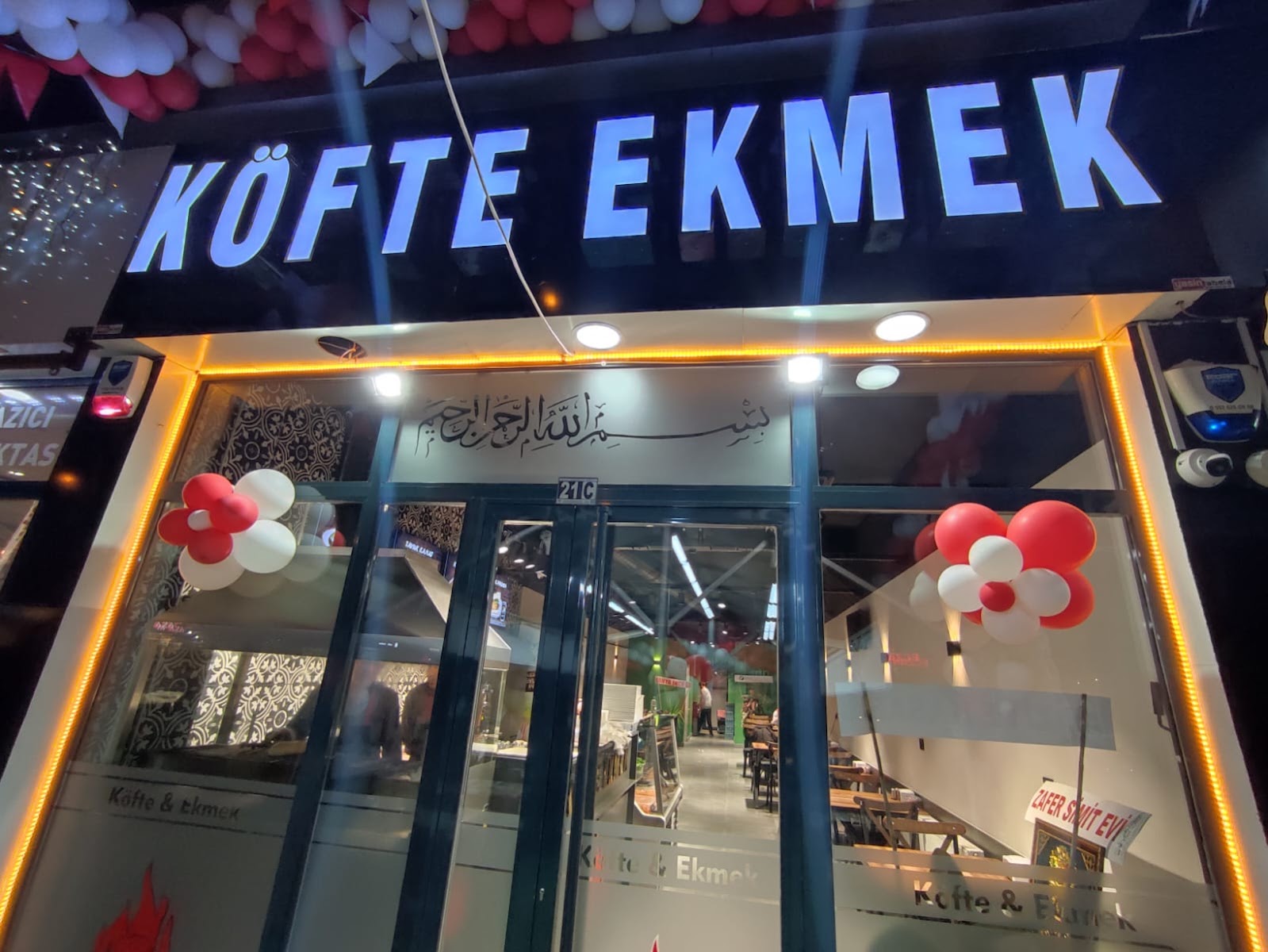 KÖFTE EKMEK — photo 2