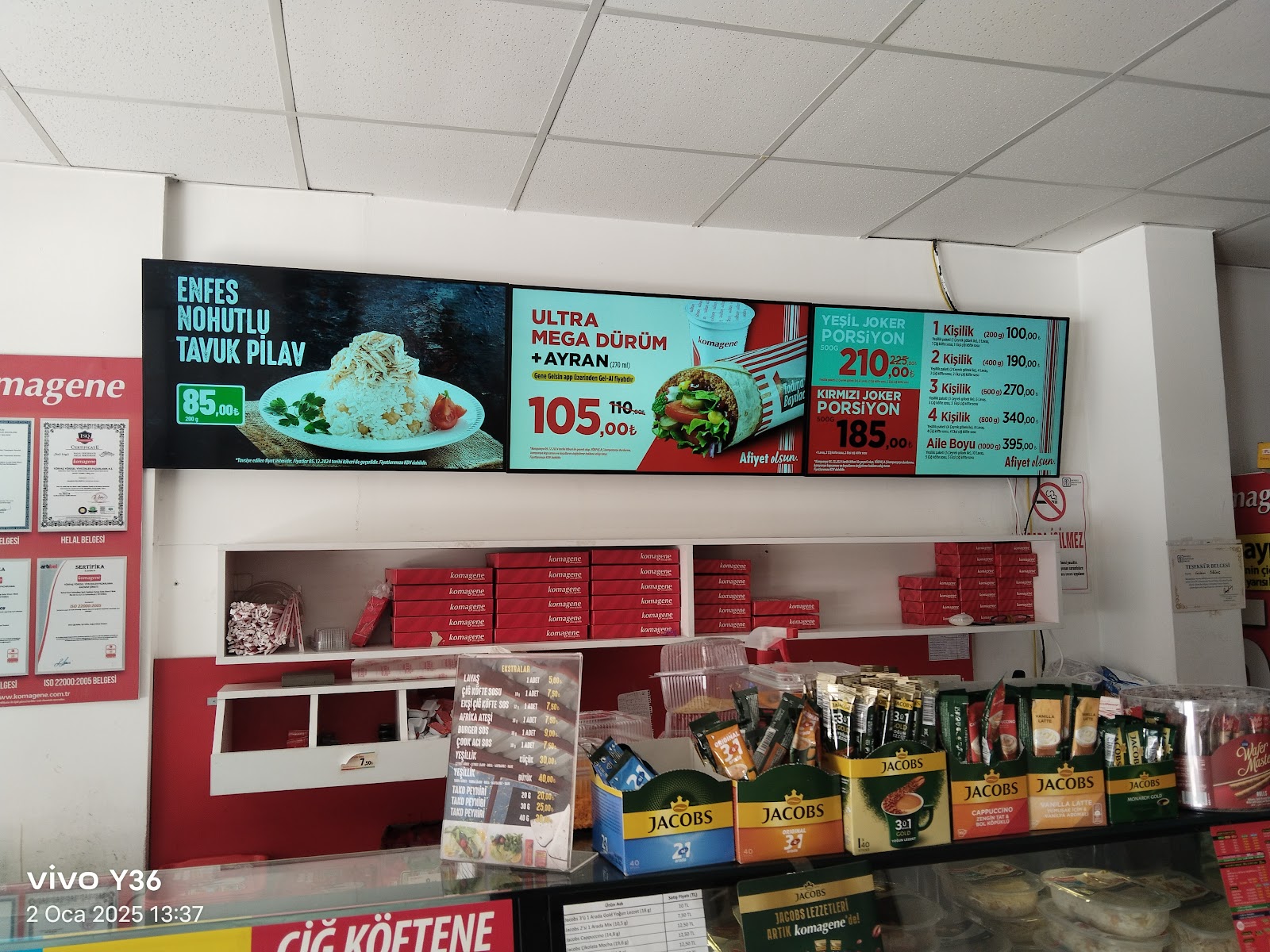 Komagene Etsiz Çig Köfte Bursa caddesi — fotoğraf 2