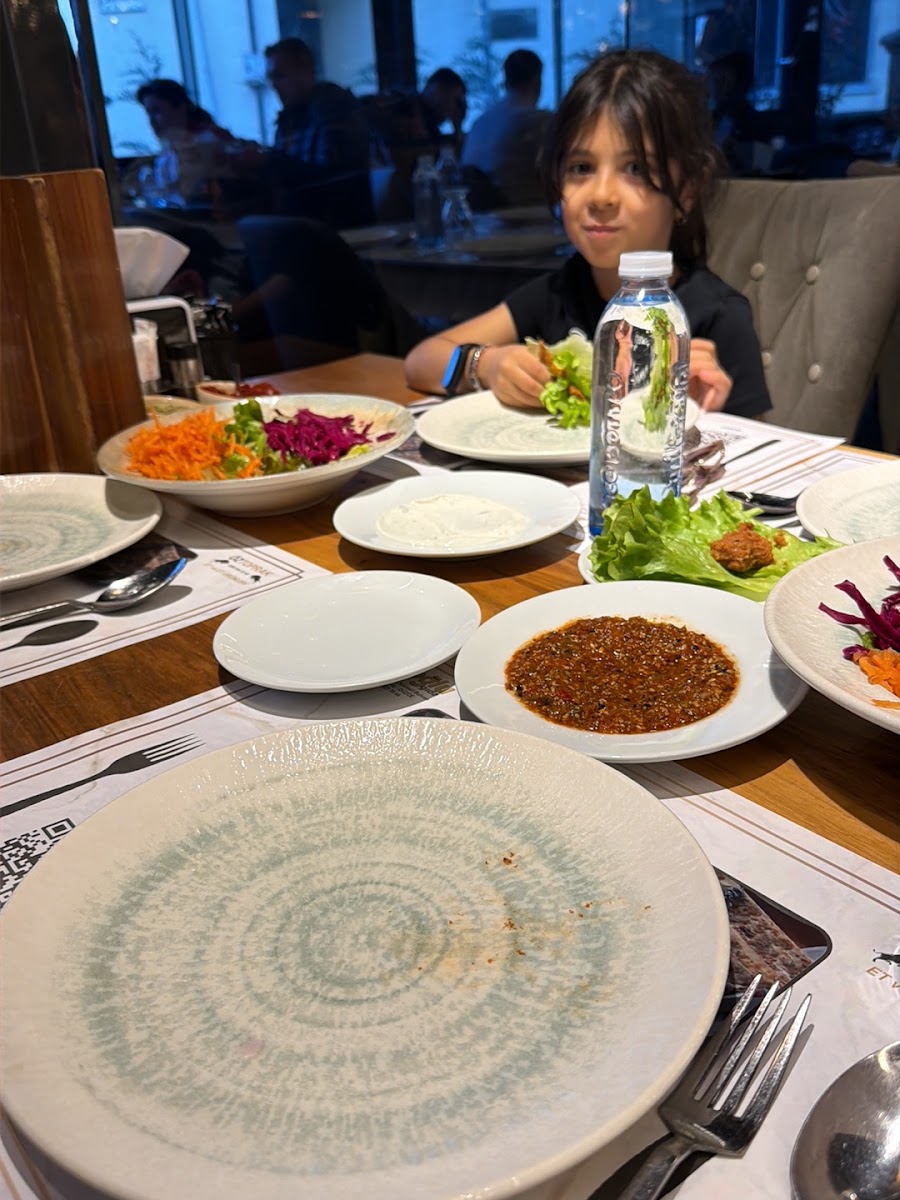 KONYALI ETLİEKMEK LEZZET DURAĞI RESTAURANT — fotoğraf 2