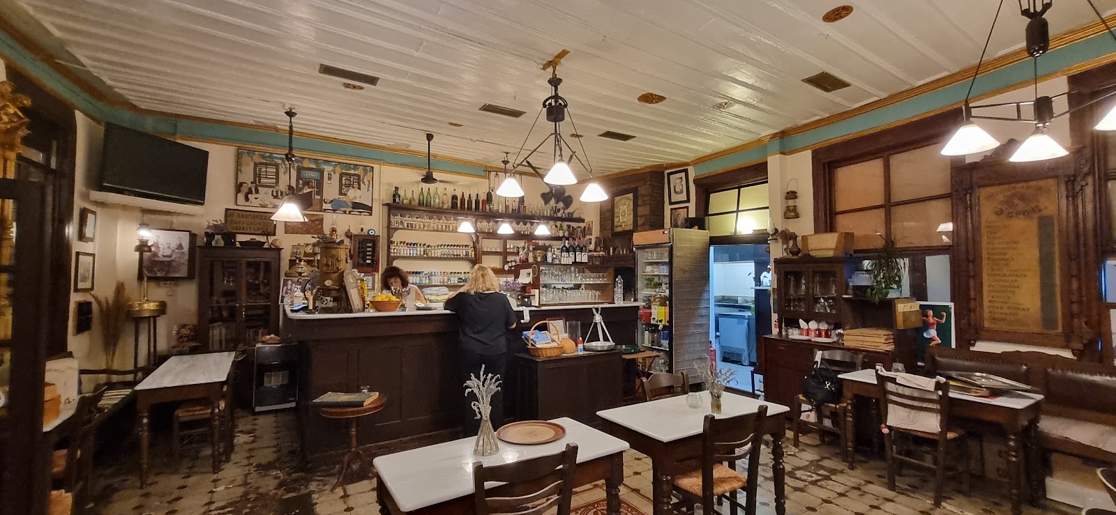 Koutsomytis'in Ouzeri'si — photo