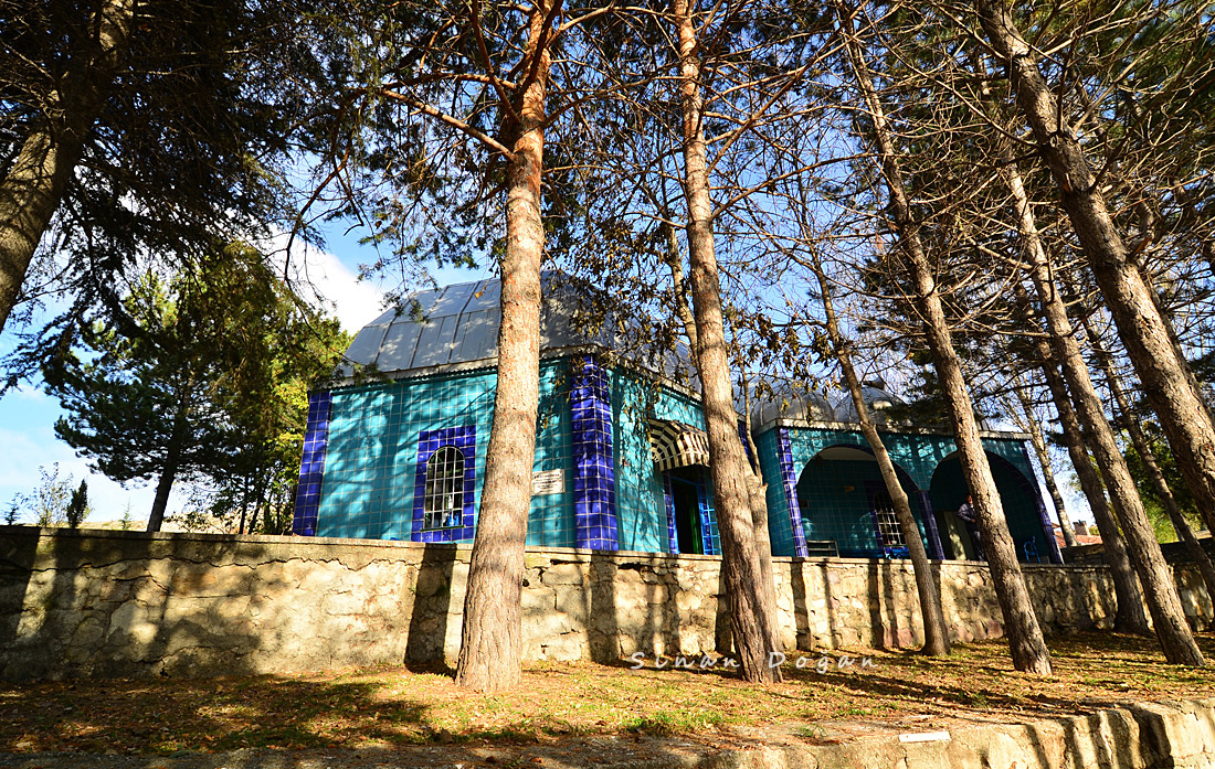 Kumral Abdal Türbesi — fotoğraf 1