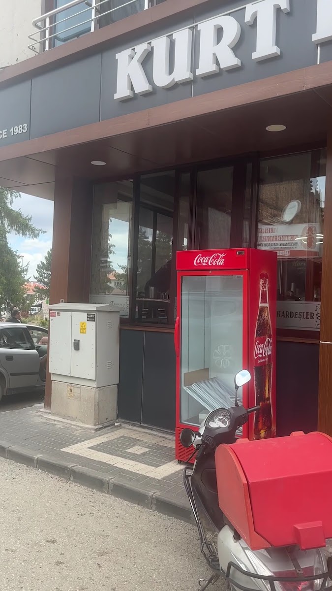 Kurt Kardeşler Pide&Kebap&Döner&Sulu Yemek&Baklava Salonu — fotoğraf 4