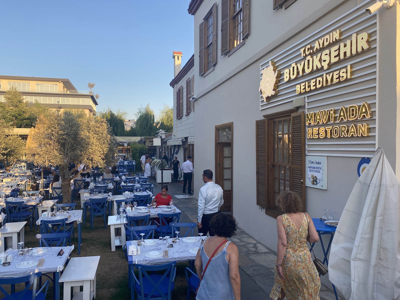 Kuşadası Mavi Ada Restoran — photo 2