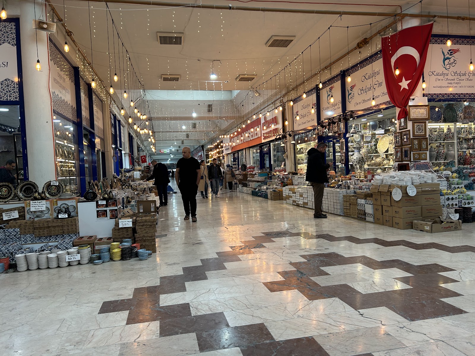 Kütahya Kervansarayı Çiniciler Çarşısı — fotoğraf 4